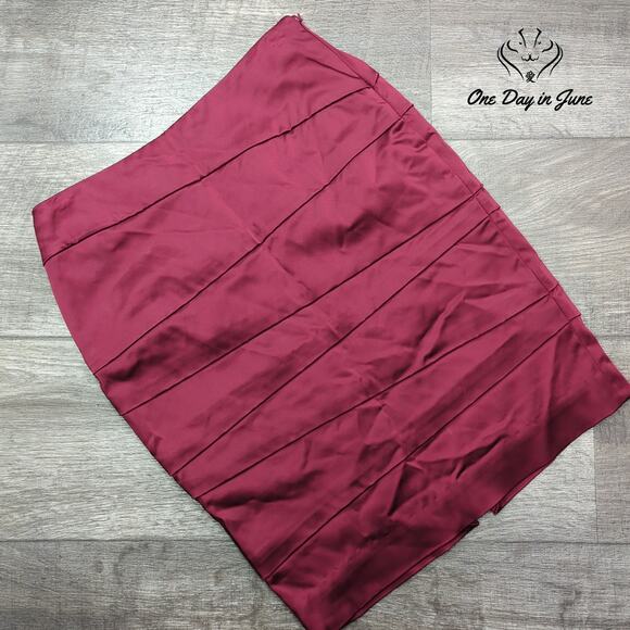 White House Black Market Lined Pencil Skirt Size 00 - Picture 1 of 5